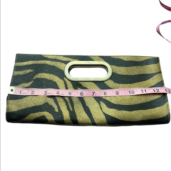 Stylish Gold and Black Clutch - Picture 6 of 9